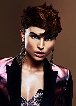 Revistas Pelo by TONI&GUY International Artistic Team Revistas Pelo by TONI&GUY International Artistic Team
